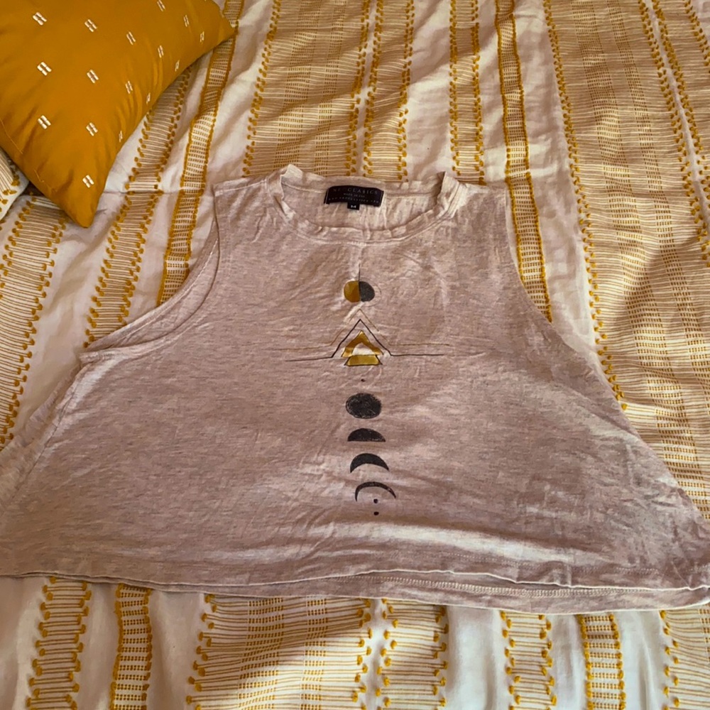 Crop flowy yoga top